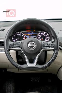 نيسان ألتيما